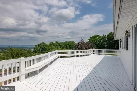 Exterior - 540 Hain Rd, Sinking Spring, PA 19608 photo 7 of 12