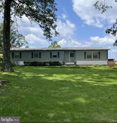 262 Walnuttown Rd, Fleetwood, PA 19522