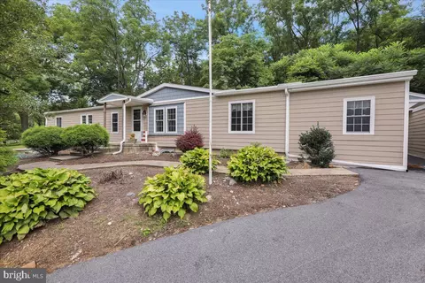 470 Crystal Cave Rd, Kutztown, PA 19530