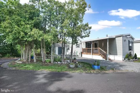 325 Bordic Rd, Reading, PA 19606