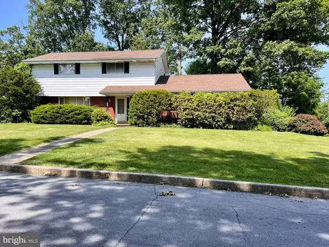 27 Annabeth Rd, Oley, PA 19547