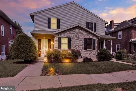 311 Woodside, West Lawn, PA 19609