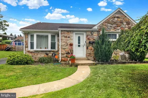 Exterior - 2008 Cullum Dr, Reading, PA 19601 photo 3 of 8