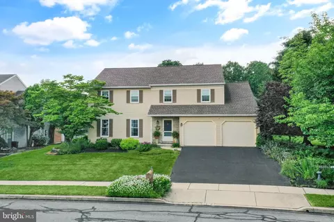 66 Rim View Ln, Reading, PA 19607