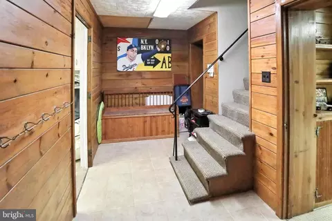 Entry Way - 301 Chestnut St, Shillington, PA 19607 photo 3 of 4