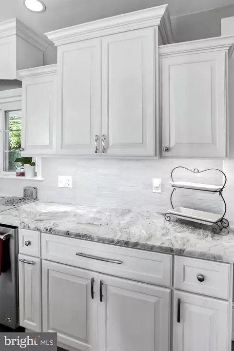 Kitchen - 301 Chestnut St, Shillington, PA 19607 photo 5 of 11