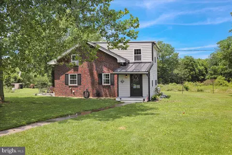 242 Snyder Rd, Oley, PA 19547