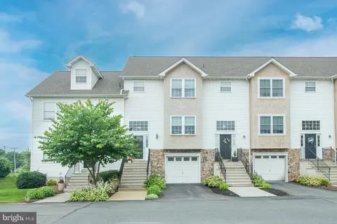 2008 Hampton Ct, Morgantown, PA 19543