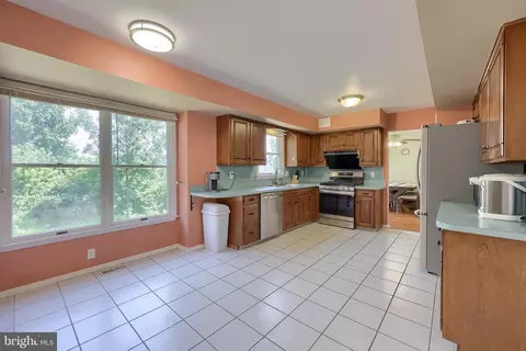 Kitchen - 121 Sage Dr, Reading, PA 19608 photo 3 of 4