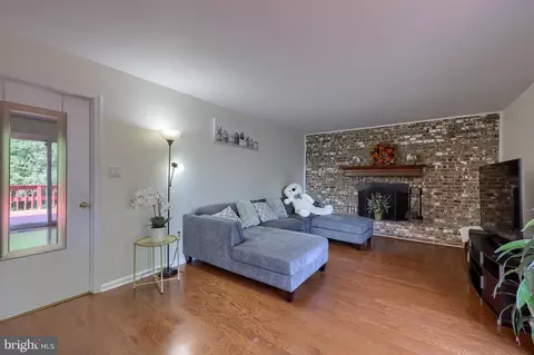 Living - 121 Sage Dr, Reading, PA 19608 photo 4 of 6