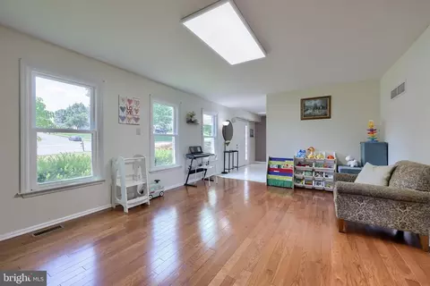Living - 121 Sage Dr, Reading, PA 19608 photo 1 of 6