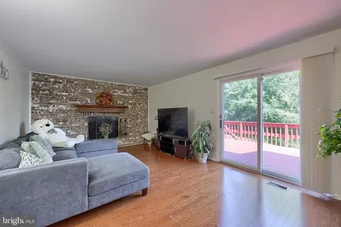 Living - 121 Sage Dr, Reading, PA 19608 photo 5 of 6