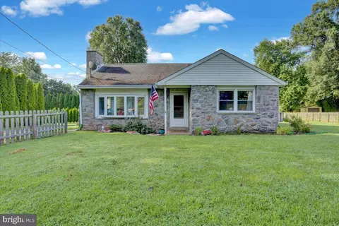 856 Monocacy Creek Rd, Birdsboro, PA 19508