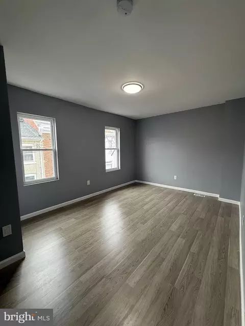 Living - 331 Spring Garden St, Reading, PA 19602 photo 2 of 3