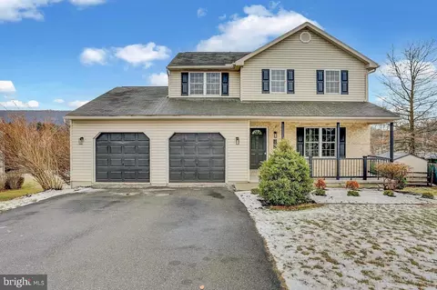 322 Dogwood Ln, Womelsdorf, PA 19567
