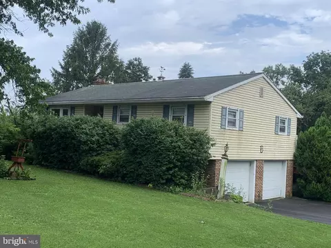 711 Frystown Rd, Myerstown, PA 17067