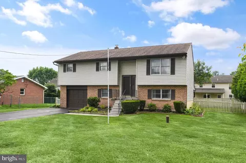 4756 Killian Ave, Reading, PA 19606 photo 2