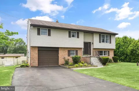 4756 Killian Ave, Reading, PA 19606 photo 3