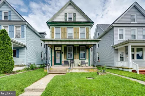 121 E Washington St, Fleetwood, PA 19522