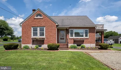 630 Montgomery Ave, Boyertown, PA 19512
