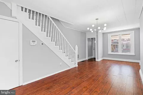 Living - 1009 Pike St, Reading, PA 19604 photo 1 of 4