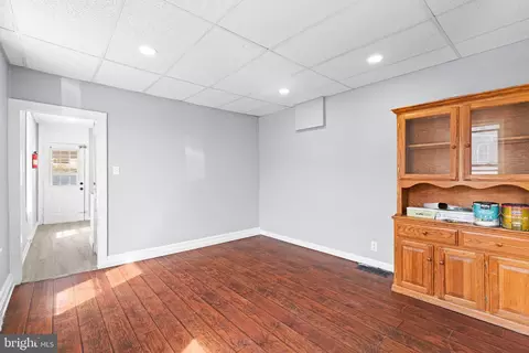Entry Way - 1009 Pike St, Reading, PA 19604 photo 8 of 12