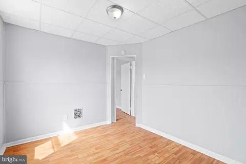 Entry Way - 1009 Pike St, Reading, PA 19604 photo 11 of 12