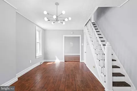 Entry Way - 1009 Pike St, Reading, PA 19604 photo 7 of 12
