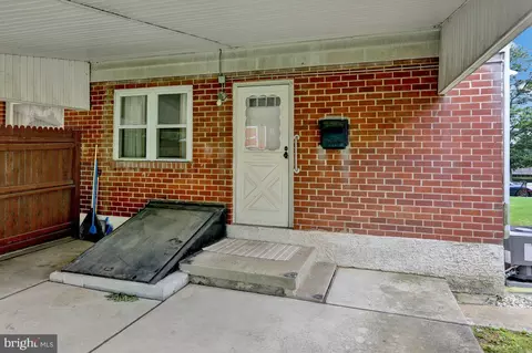 Exterior - 3533 Chestnut St, Reading, PA 19605 photo 4 of 7