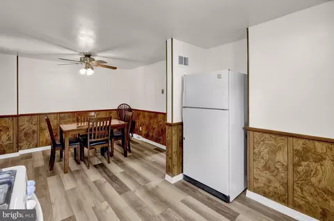 Dining - 3533 Chestnut St, Reading, PA 19605 photo 2 of 2