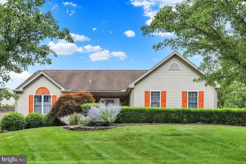 4418 Del Mar Dr, Reading, PA 19606