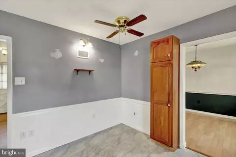 Entry Way - 603 Governor Dr, Reading, PA 19607 photo 2 of 3