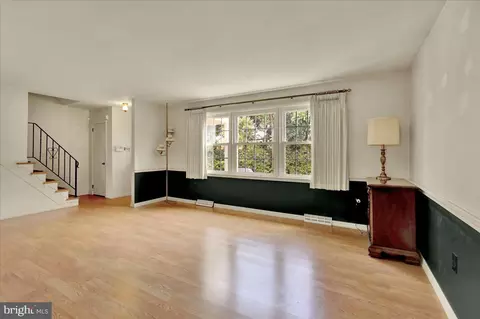 Living - 603 Governor Dr, Reading, PA 19607 photo 2 of 4