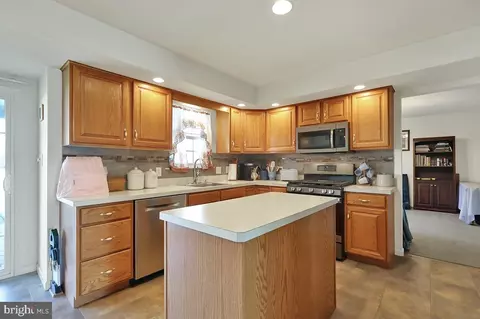 103 Eagles Ln, Reading, PA 19608 photo 9