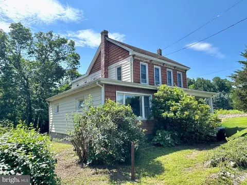 Exterior - 722 Mohns Hill Rd, Reading, PA 19608 photo 4 of 8