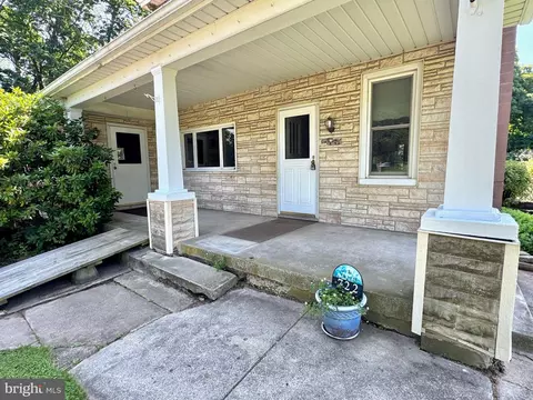 Exterior - 722 Mohns Hill Rd, Reading, PA 19608 photo 2 of 8
