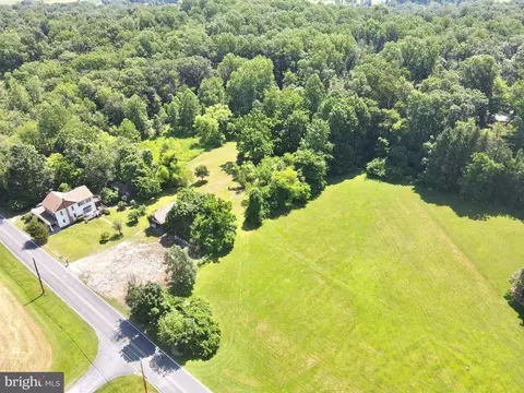 View/Area - 722 Mohns Hill Rd, Reading, PA 19608 photo 4 of 5