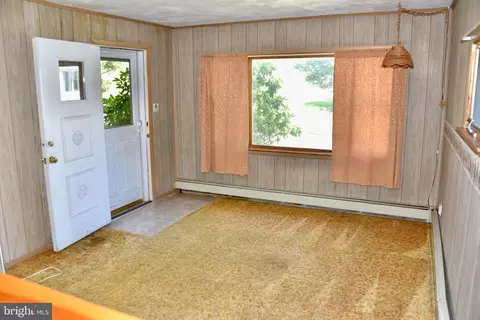 Living - 722 Mohns Hill Rd, Reading, PA 19608 photo 5 of 5