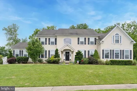 502 Glenwood Dr, Douglassville, PA 19518