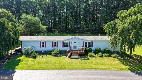 395 Snyder School Rd, Bernville, PA 19506