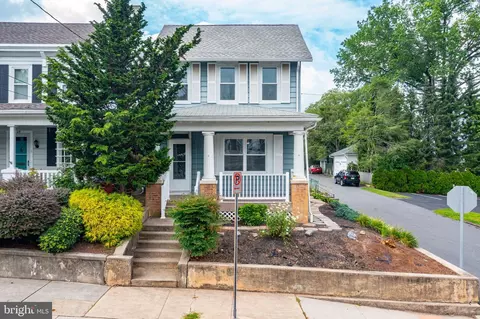 21 W Summit St, Mohnton, PA 19540