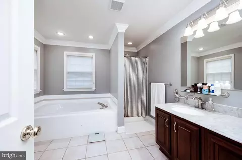 Bath - 514 Augusta Dr W, Reading, PA 19608 photo 1 of 4