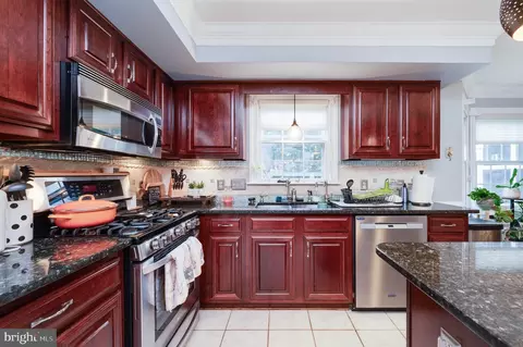 Kitchen - 514 Augusta Dr W, Reading, PA 19608 photo 2 of 5