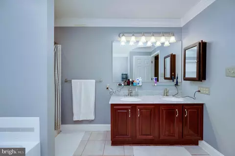 Bath - 514 Augusta Dr W, Reading, PA 19608 photo 3 of 4