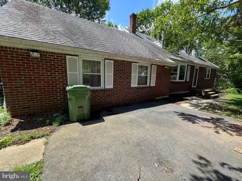406 S Willow St, Fleetwood, PA 19522