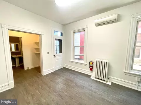 Living - 526 Walnut St, Reading, PA 19601 photo 4 of 7