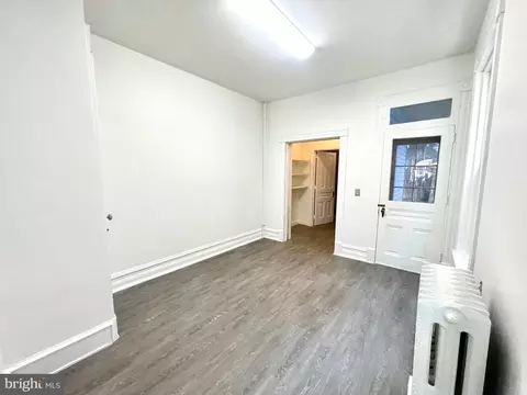 Living - 526 Walnut St, Reading, PA 19601 photo 5 of 7