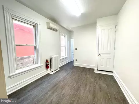 Living - 526 Walnut St, Reading, PA 19601 photo 3 of 7