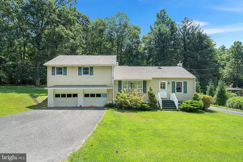 1195 Powder Mill Hollow Rd, Boyertown, PA 19512
