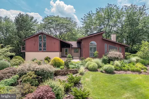 16 Estates Dr, Reading, PA 19606